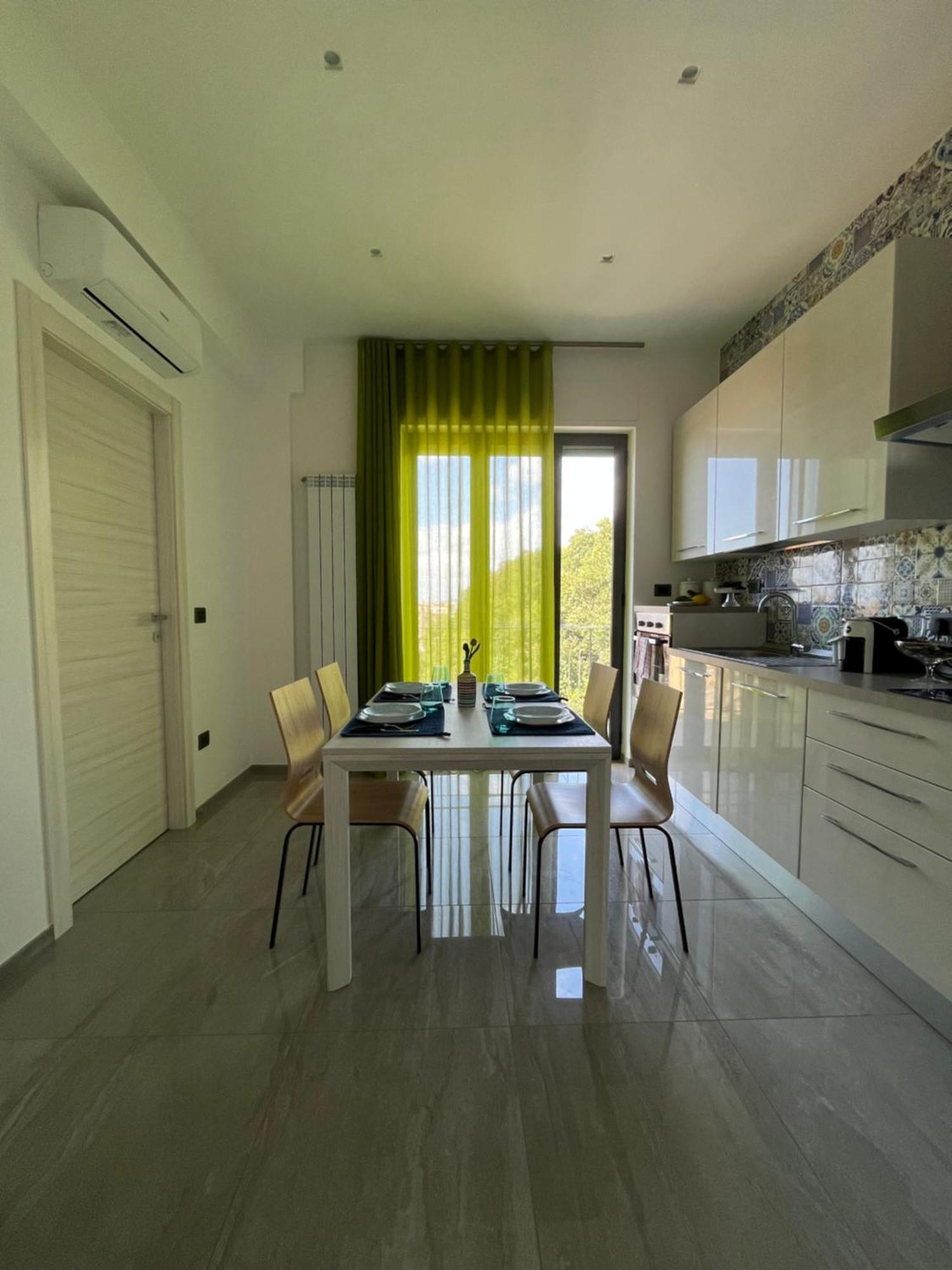 Ferienwohnung La Peonia Castellammare di Stabia Exterior foto